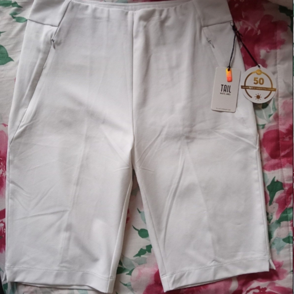 NWT Tail Activewear White Label Golf Shorts Women's Size 10